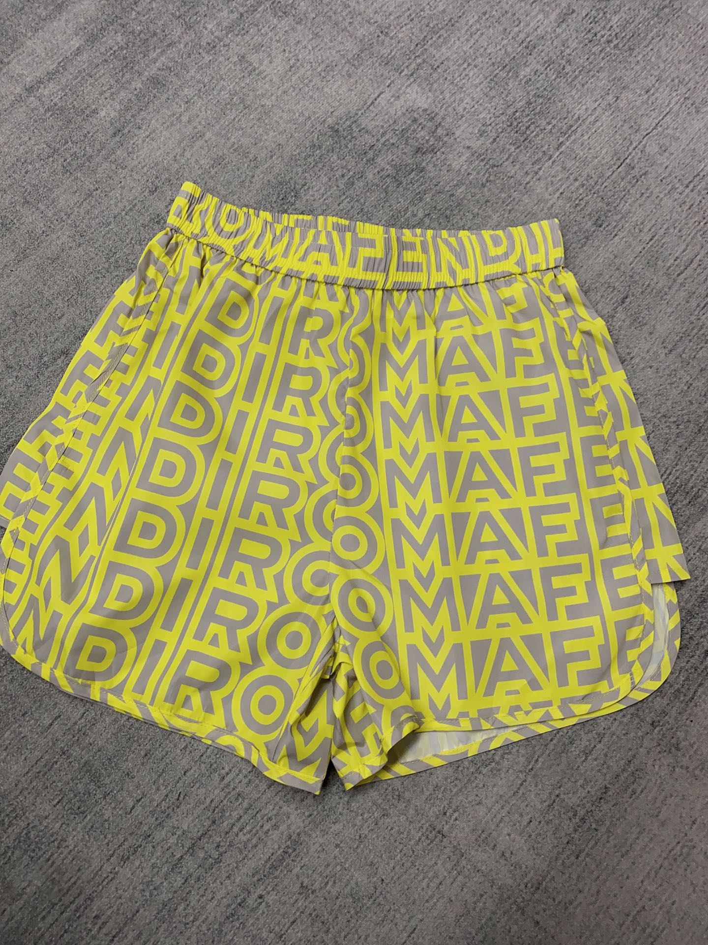 フェンディセット偽物 レディース 限定品 セット 運動 ランニング フード付き ファッション 目立ち グリーン_4