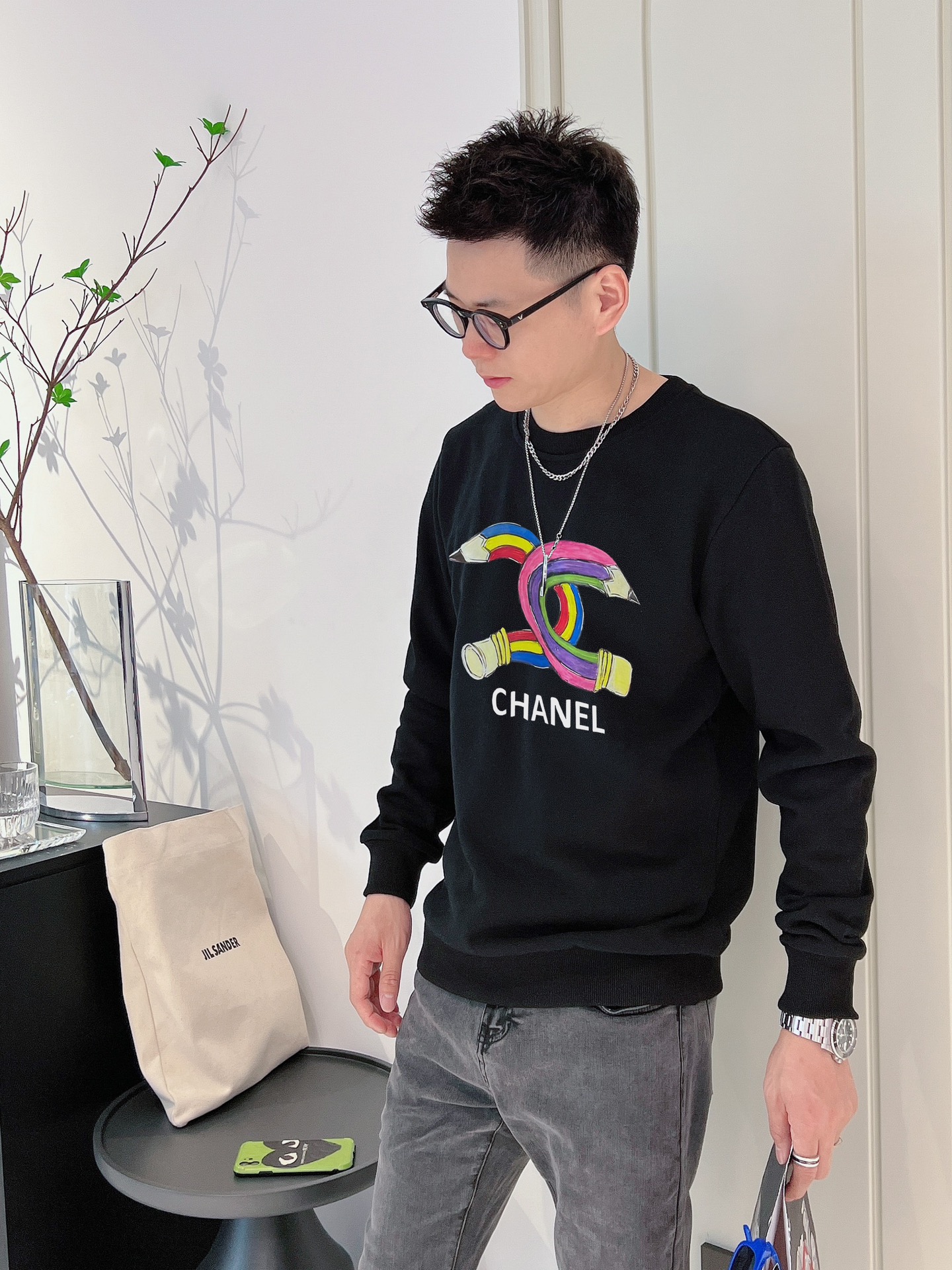 驚きの破格値2024 新着 chanel の t シャツコピー 純綿 トップス 長袖 プリント シンプル 人気販売 ブラック_2