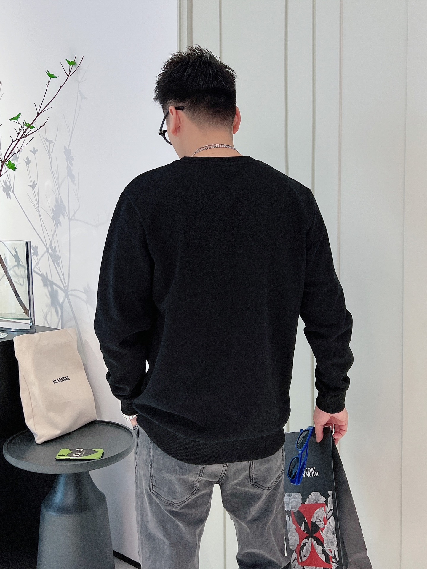 驚きの破格値2024 新着 chanel の t シャツコピー 純綿 トップス 長袖 プリント シンプル 人気販売 ブラック_5