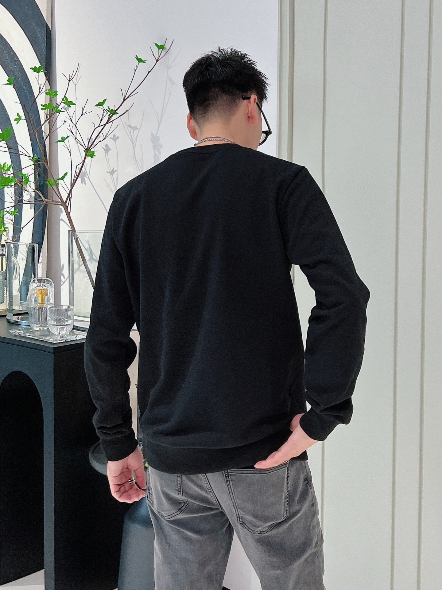 驚きの破格値2024 新着 chanel の t シャツコピー 純綿 トップス 長袖 プリント シンプル 人気販売 ブラック_8