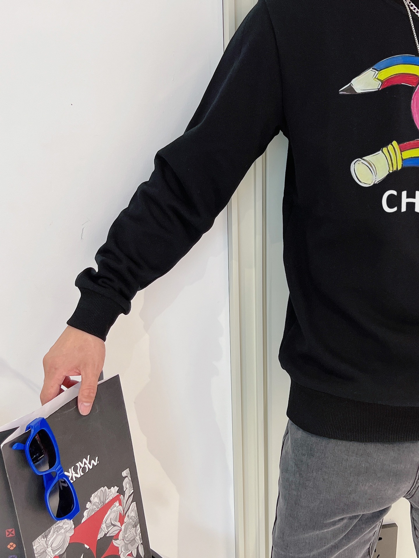 驚きの破格値2024 新着 chanel の t シャツコピー 純綿 トップス 長袖 プリント シンプル 人気販売 ブラック_9