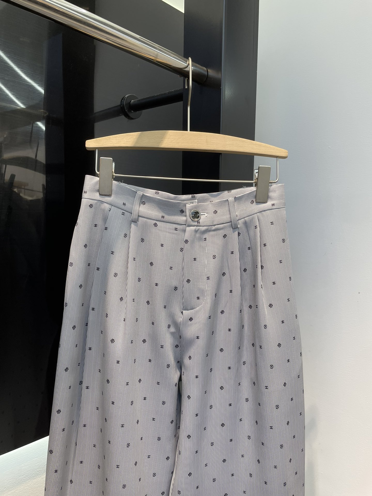 シャネルパンツ偽物 筒形パンツ ズボン ロゴプリント シンプル 夏品 ゆったり ホワイト_2
