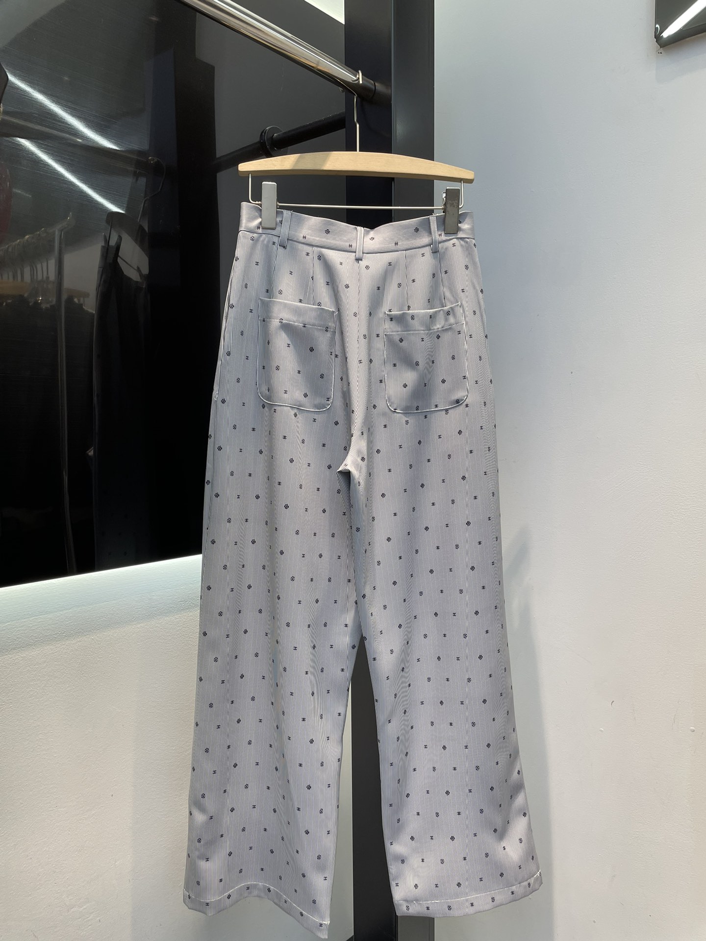 シャネルパンツ偽物 筒形パンツ ズボン ロゴプリント シンプル 夏品 ゆったり ホワイト_6