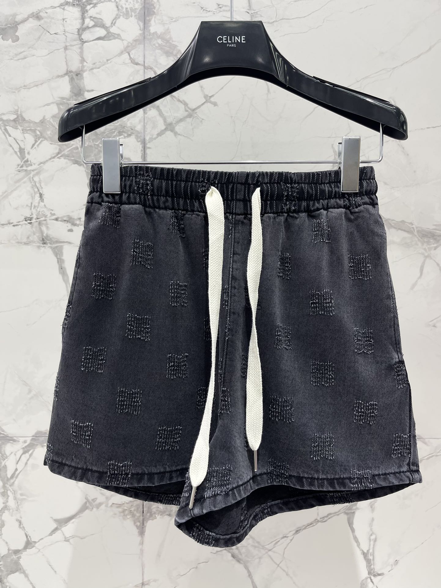 セリーヌ パンツ サイズ感スーパーコピー 純綿 ショットパンツ ジンーズ 柔らかい ロゴ刺繡 シンプル ブラック_2