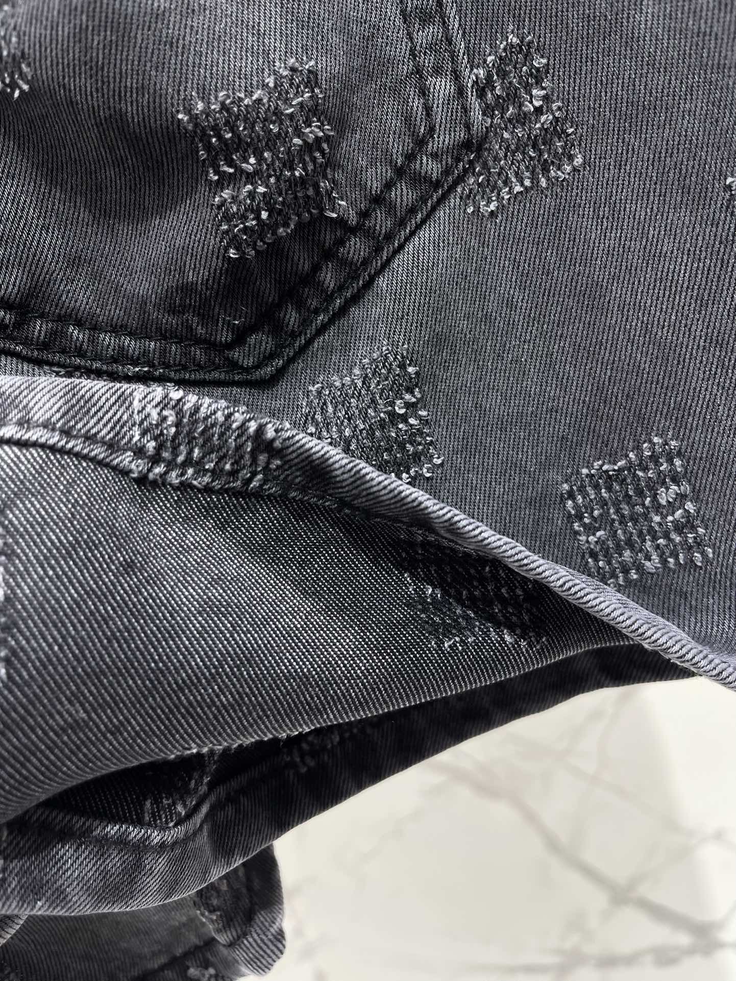 セリーヌ パンツ サイズ感スーパーコピー 純綿 ショットパンツ ジンーズ 柔らかい ロゴ刺繡 シンプル ブラック_5