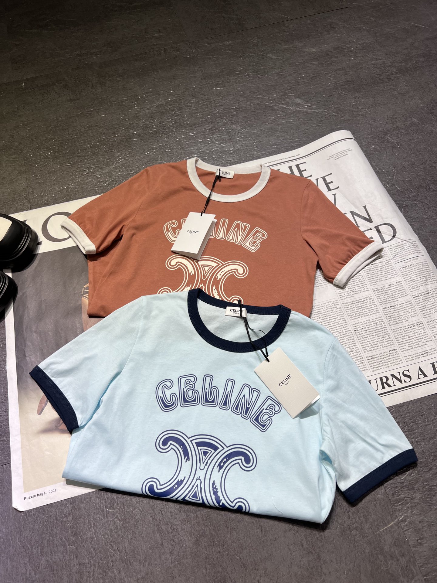 最前線2024 セリーヌtシャツサイズ激安通販 半袖 軽量 トップス シンプル 純綿 ロゴプリント 2色可選_5