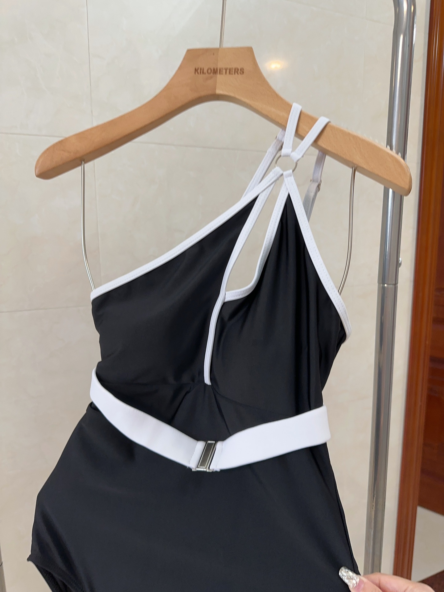 シャネル ワイキキスーパーコピー レディース セクシー ビキニ ワンピース 旅行 スイミング 泳ぎ服 シンプル ブラック_4