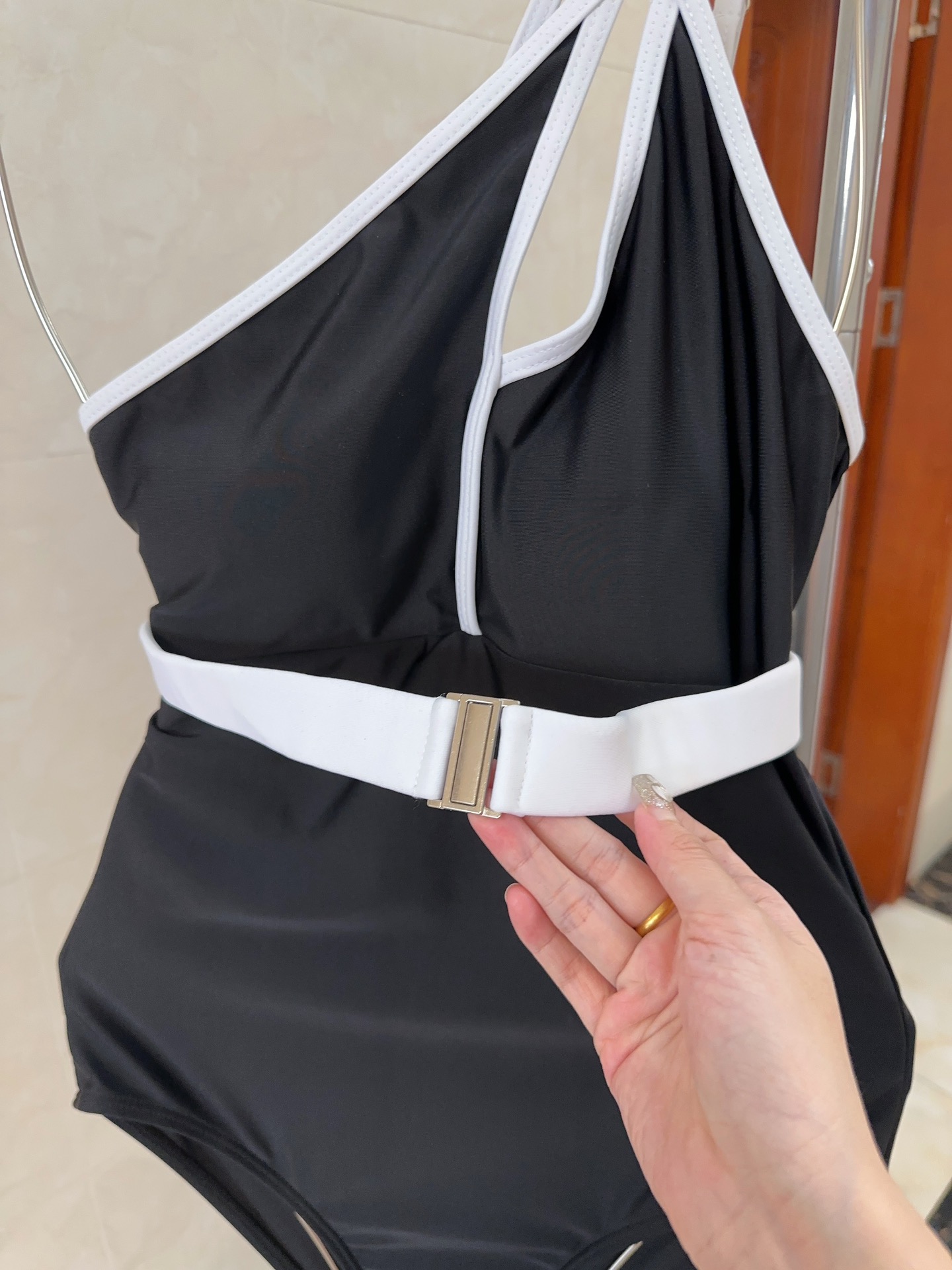 シャネル ワイキキスーパーコピー レディース セクシー ビキニ ワンピース 旅行 スイミング 泳ぎ服 シンプル ブラック_5