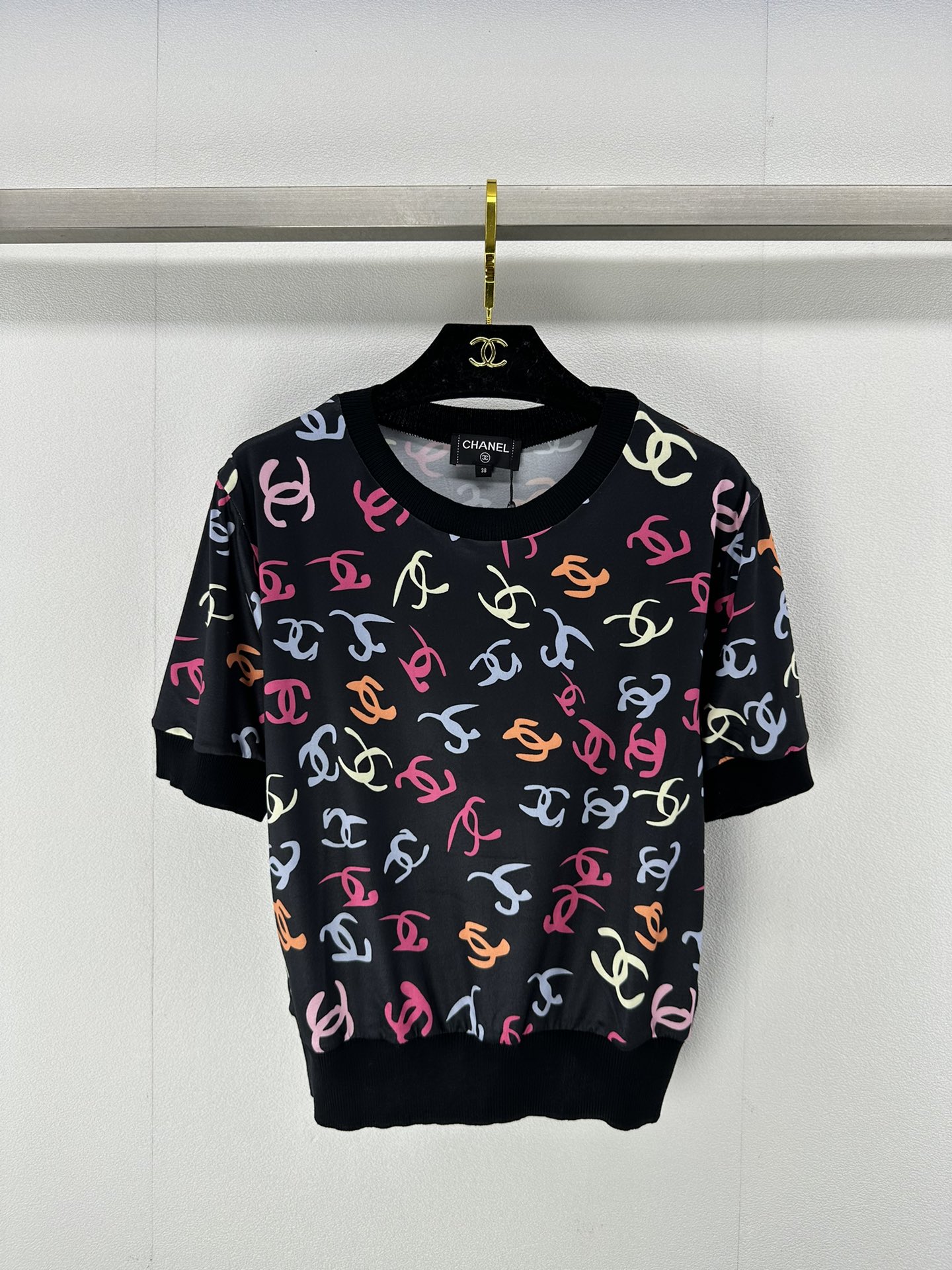 海外セレブ定番愛用 chanel ティー シャツ レディース偽物 短袖 トップス 純綿 レディース カラフル ブラック_1