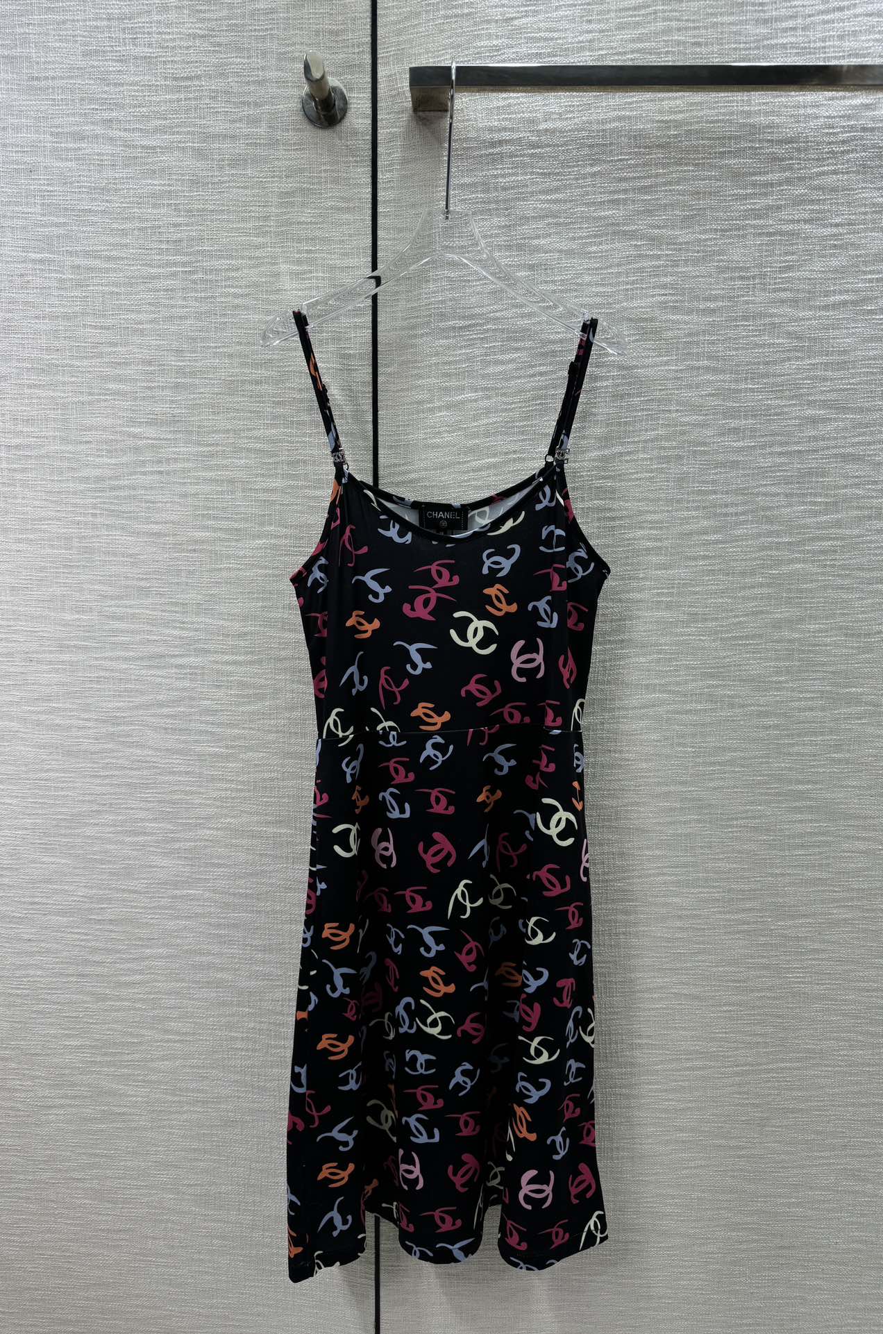 ココ シャネル ミニ スカートスーパーコピー 人気商品 カラフル 夏服 ワンピース ジレー レディース ブラック_1