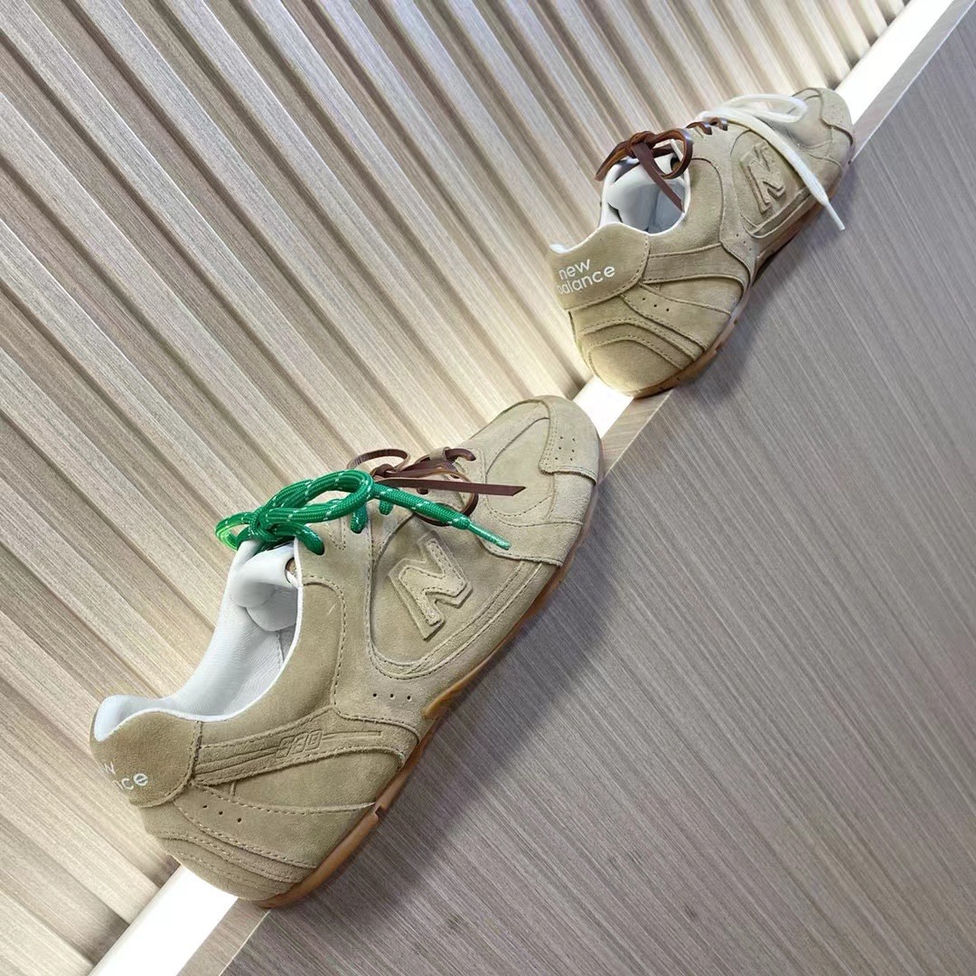 miumiu ウェディング シューズ激安通販 運動 ランニング スニーカー Miu Miu x New Balanceコラボ 春夏品 杏色_5