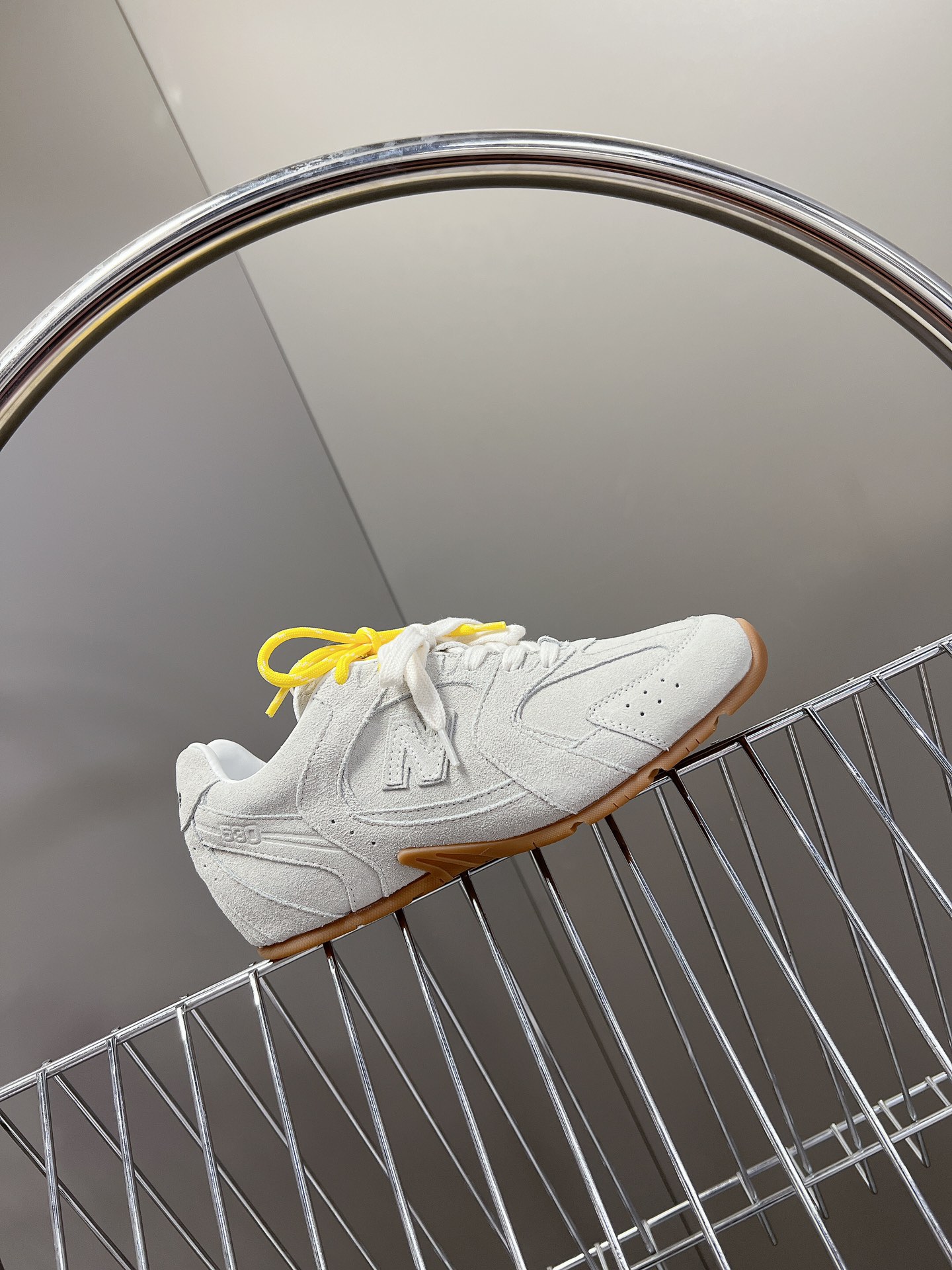 miumiu ブライダル シューズコピー 運動 カップルシューズ ランニング スニーカー Miu Miu x New Balanceコラボ グレイ_5