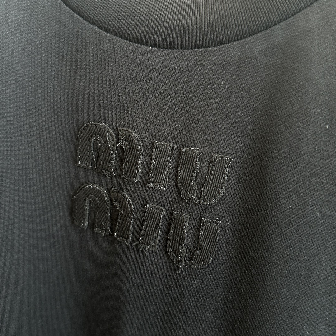 大絶賛 miumiu t シャツ激安通販 トップス シンプル 半袖 春夏新品 純綿 ファッション 刺繍 ブラック_4