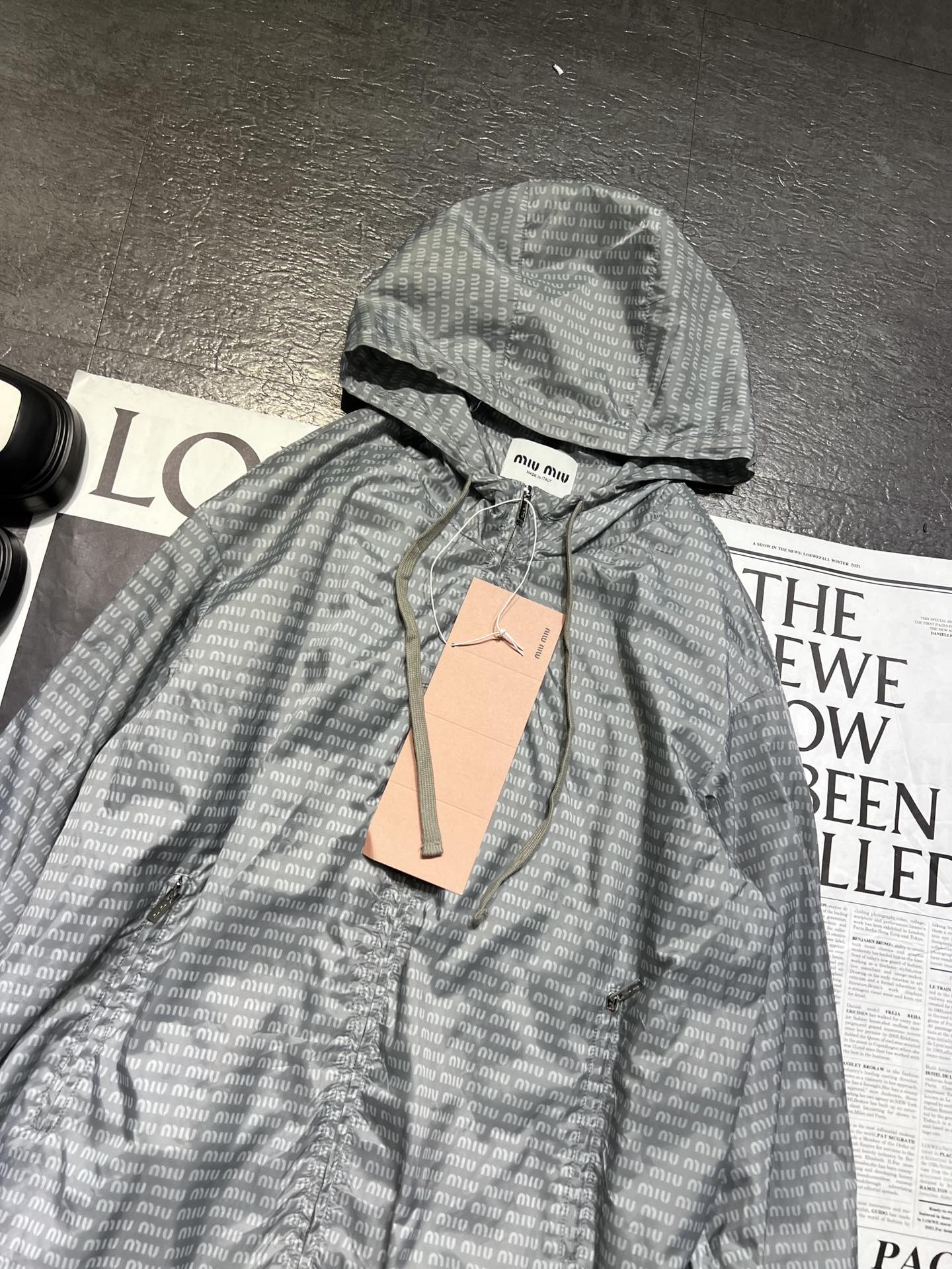 最安値人気 ミュウ 服 ポケモンＮ級品 日焼け止め 軽量 アウター トップス シンプル プリント 人気 グレイ_2