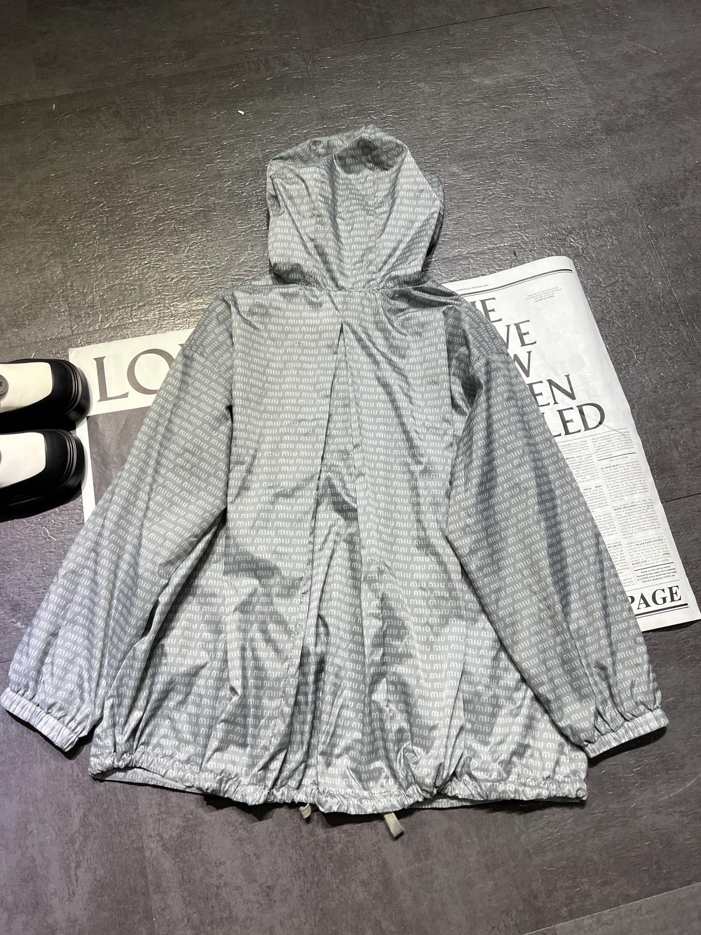 最安値人気 ミュウ 服 ポケモンＮ級品 日焼け止め 軽量 アウター トップス シンプル プリント 人気 グレイ_4