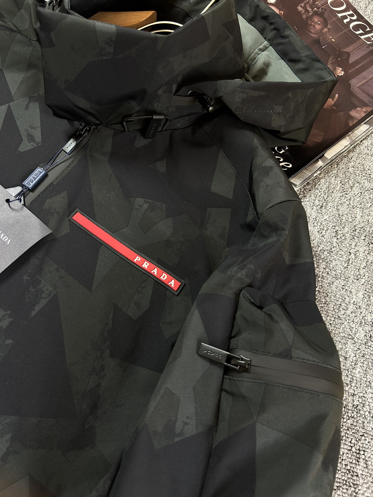 春夏新品 prada ジャケットスーパーコピー アウター トップス ウインドブレーカー ジャンパー 高品質 メンズ ブラック_5