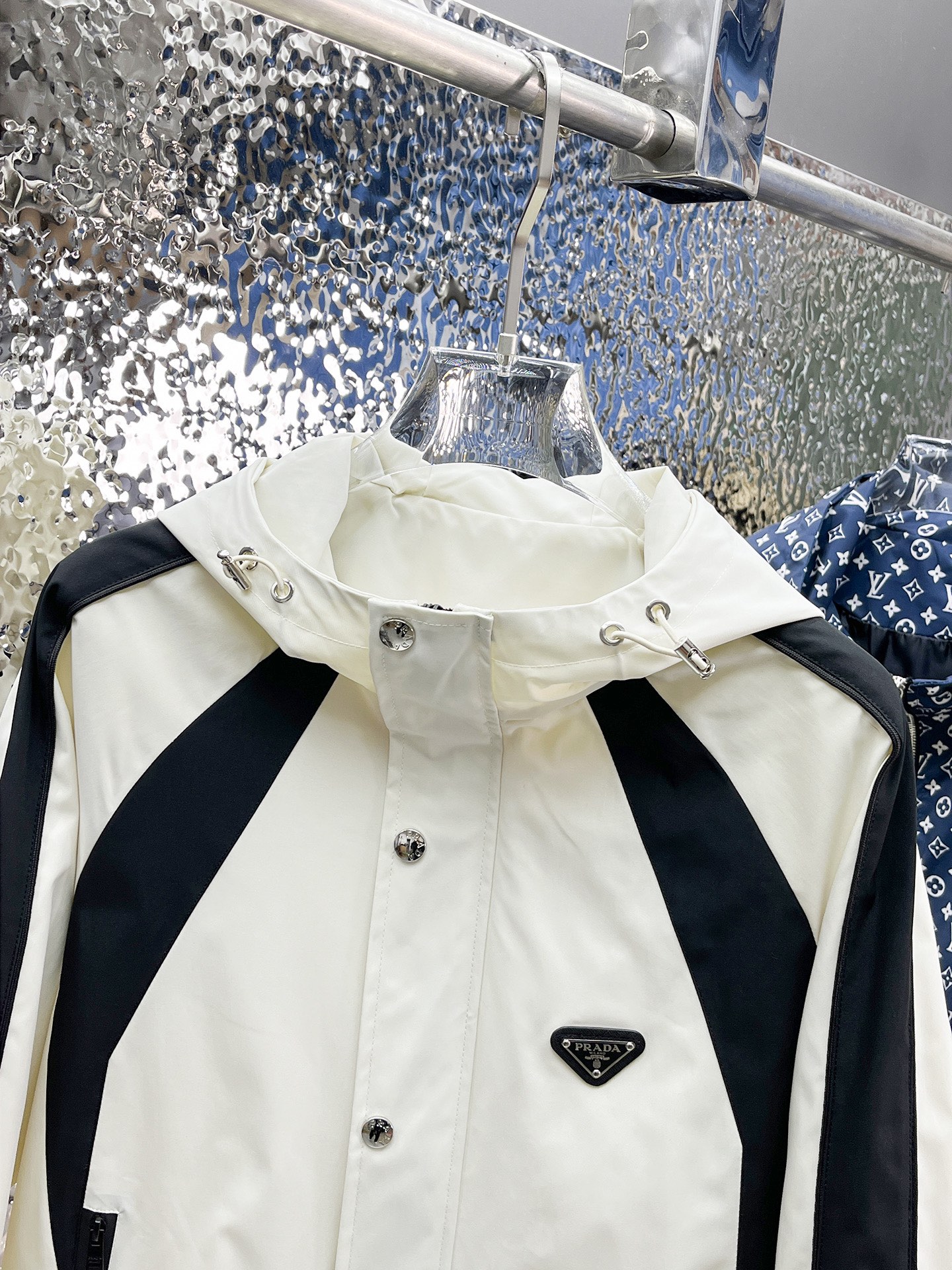 新作入荷格安 プラダ ブルゾン偽物 アウター トップス 防水 登山 旅行 シンプル メンズ 2色可選 ホワイト_5