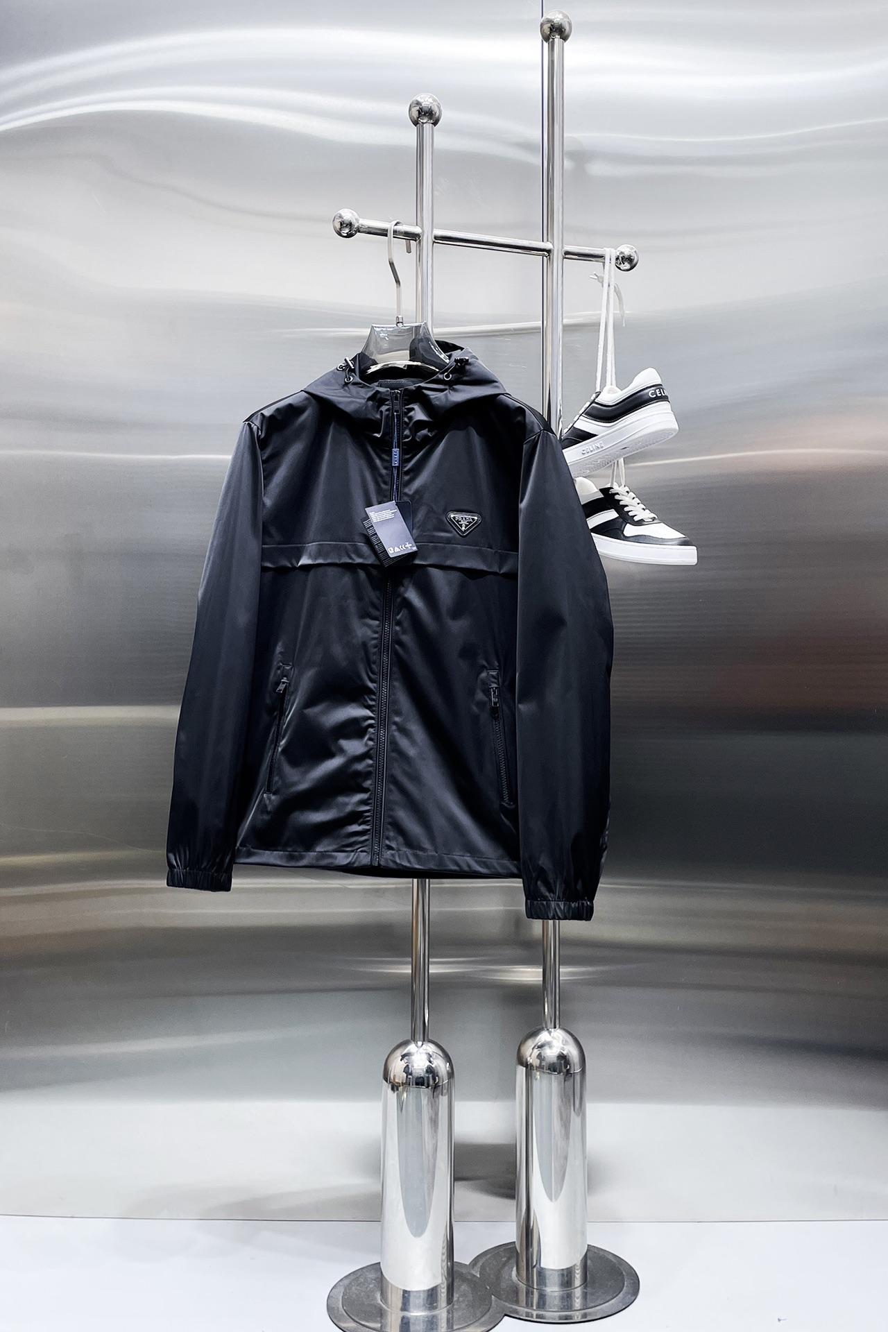 プラダ ジャケットＮ級品 アウター 通気性いい 軽量 シンプル 防風 高品質 柔らかい メンズ ブラック_1