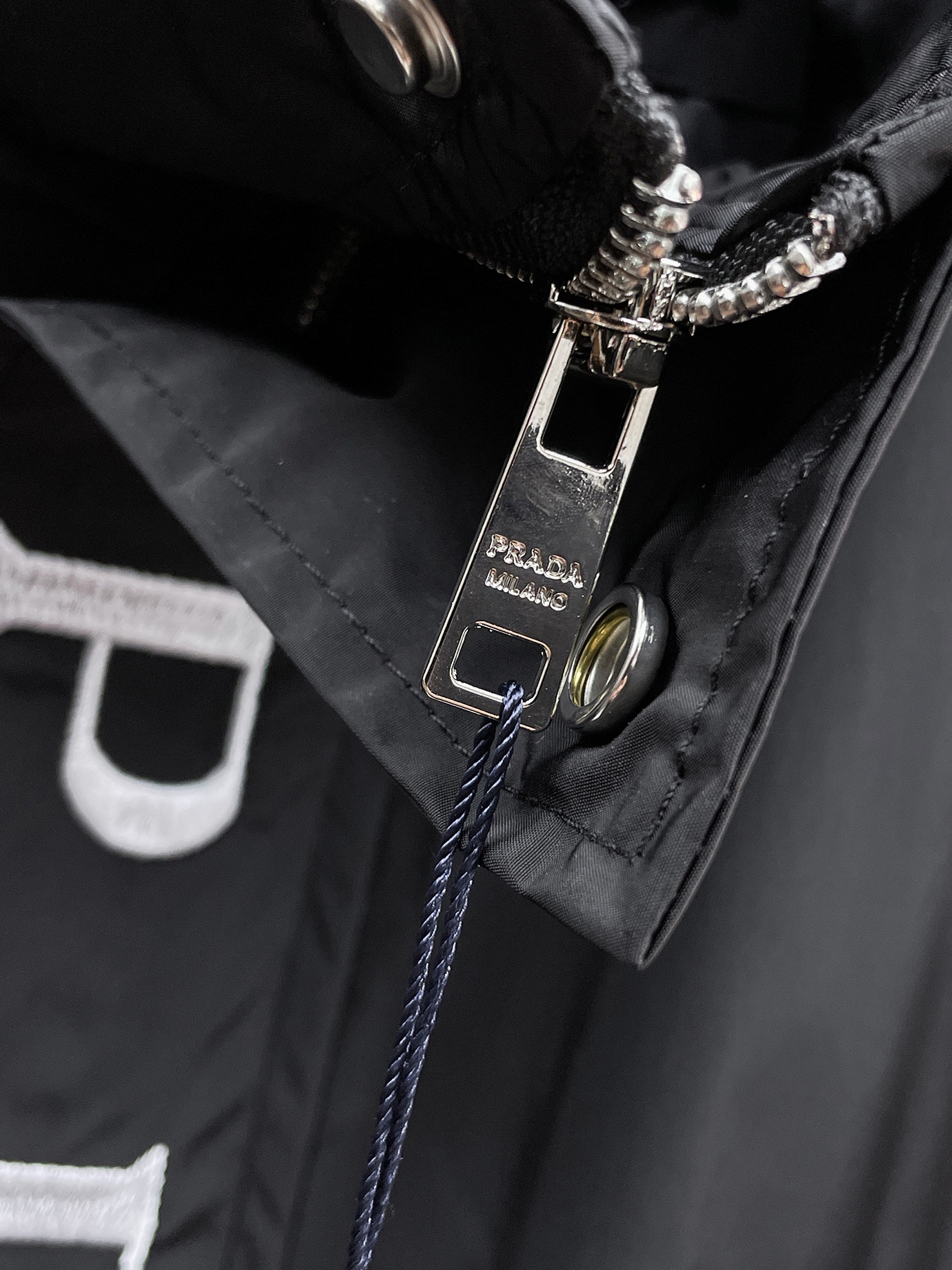 限定セール低価 プラダ ショート ダウン激安通販 ジャケット 柔らかい トップス 運動 通気性いい 人気 メンズ ブラック_6