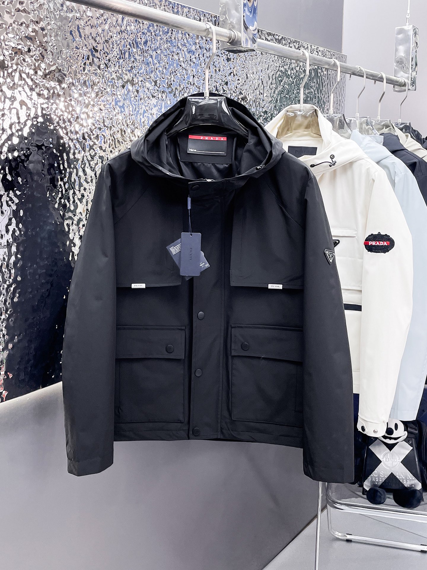 夏 新作登場 prada メンズ ダウン ジャケットコピー トップス 柔らかい トップ秋服 アウター 暖かい メンズ ブラック_1
