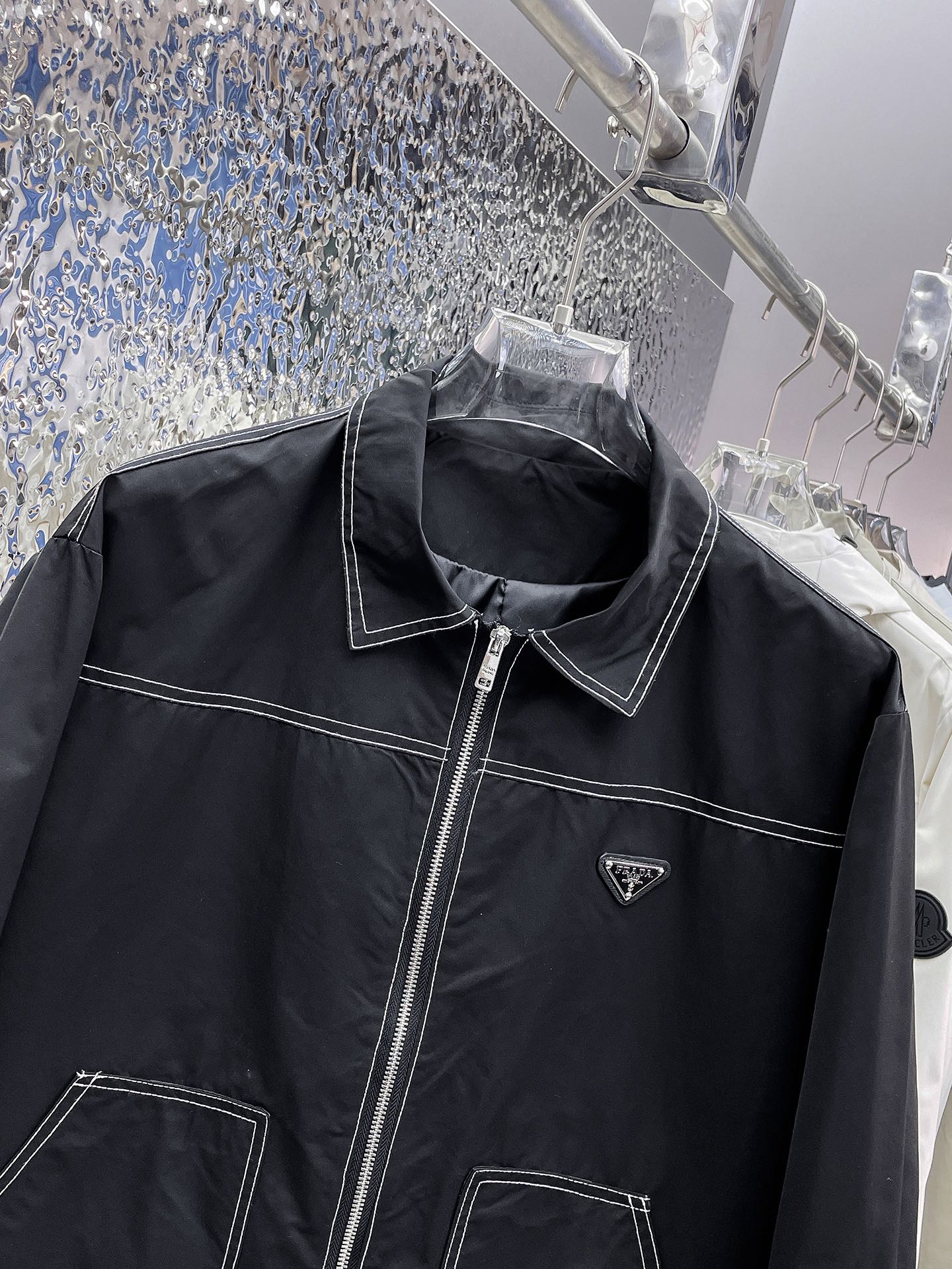 今季セール限定品 prada 上 着偽物 トップス 柔らかい 秋服 アウター 暖かい ジャケット シンプル メンズ ブラック_3