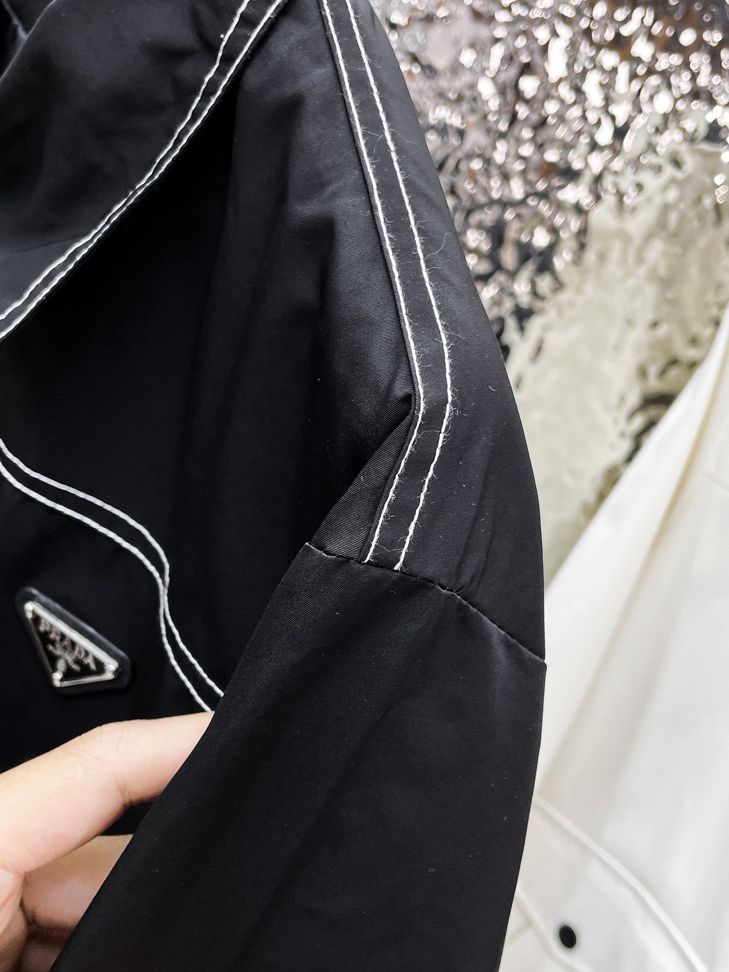 今季セール限定品 prada 上 着偽物 トップス 柔らかい 秋服 アウター 暖かい ジャケット シンプル メンズ ブラック_6