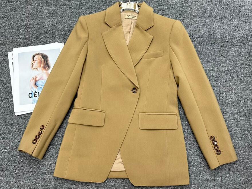 バーバリー トップス偽物 ビジネス スーツ 高級品 シンプル ジャケット 快適 1点 人気販売 ファッション ブラウン