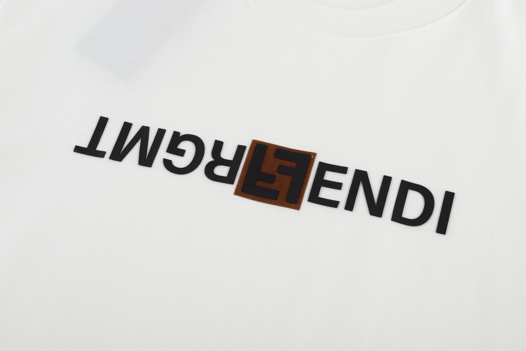 爆買い品質保証 fendi t シャツ アウトレットコピー 純綿 柔らかい カジュアル トップス シンプル ホワイト_3