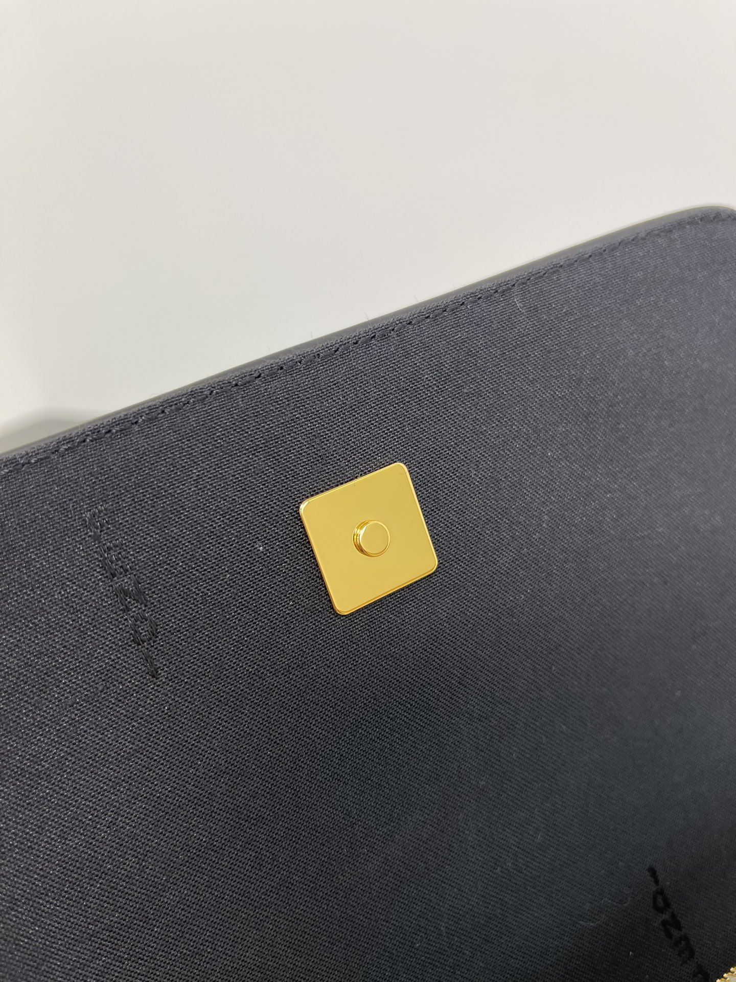 超激得新品 フェンディバッグメンズコピー チェーンバッグ 斜め掛けバッグ シンプル ファッション レディース ホワイト_5