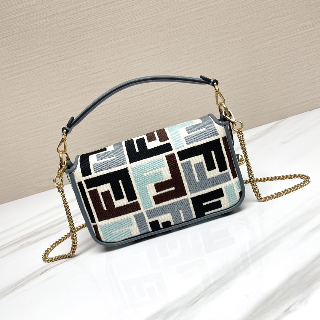 HOT品質保証 フェンディバッグ バイザウェイＮ級品 斜め掛けバッグ 人気定番 刺繍 カラフル レディース ブルー_3