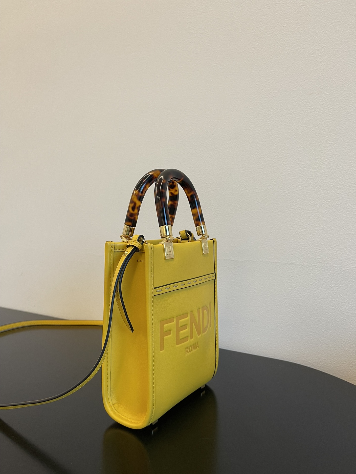 フェンディ バッグ オレンジ激安通販 斜め掛けバッグ 持ちバッグ ミニ 人気品 シンプル ロゴプリント 優雅 レディース イエロー_2