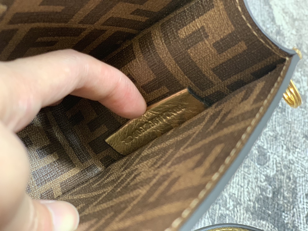 お得100%新品 フェンディ 使いやすい バッグ激安通販 持ちバッグ 優雅 レディース ミニバッグ ブラウン_9