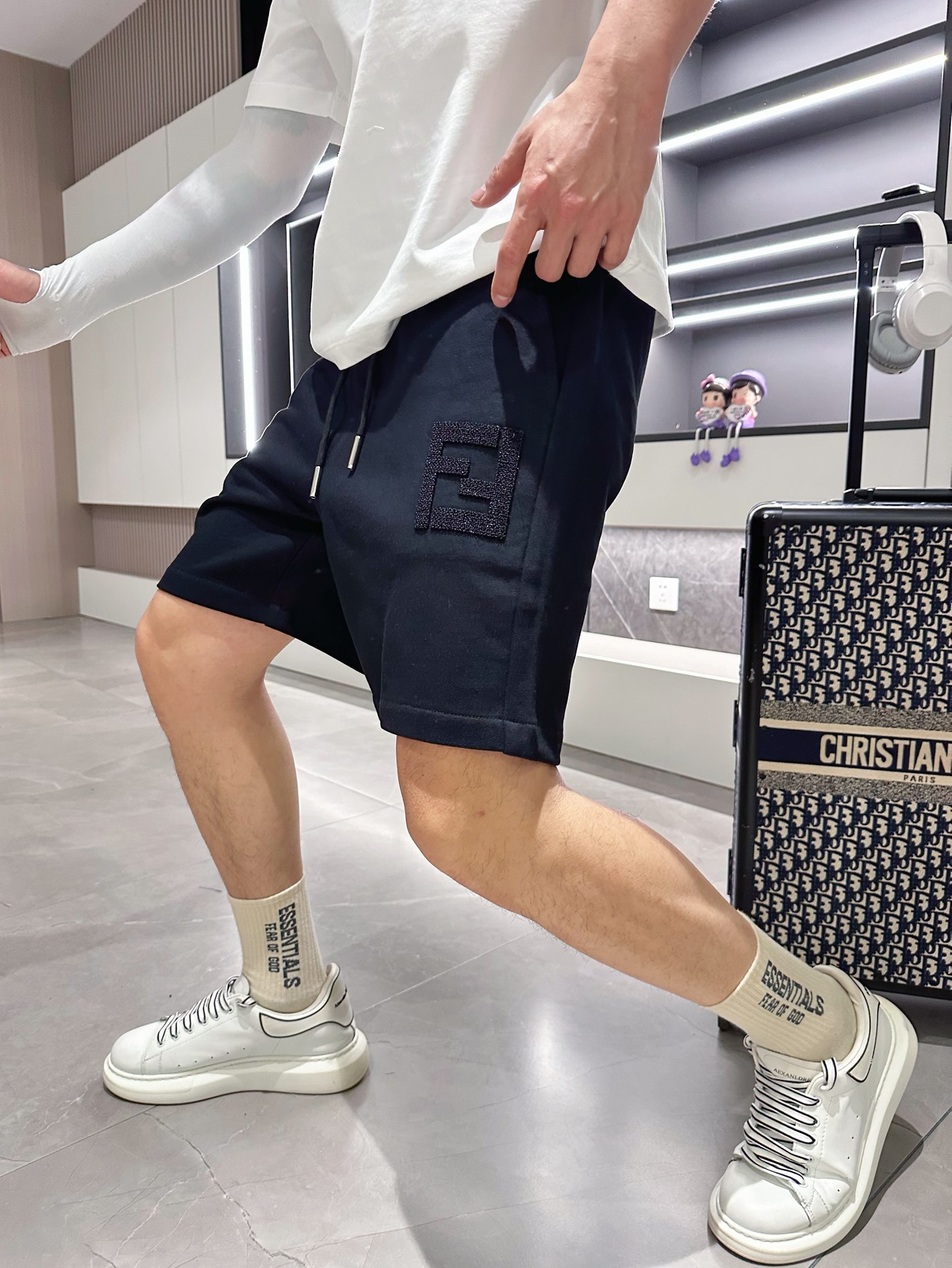激安大特価最新作の fendi ウェア偽物 ショットパンツ 柔らかい カジュアルズボン 純綿 シンプル 高級品 ブラック_1