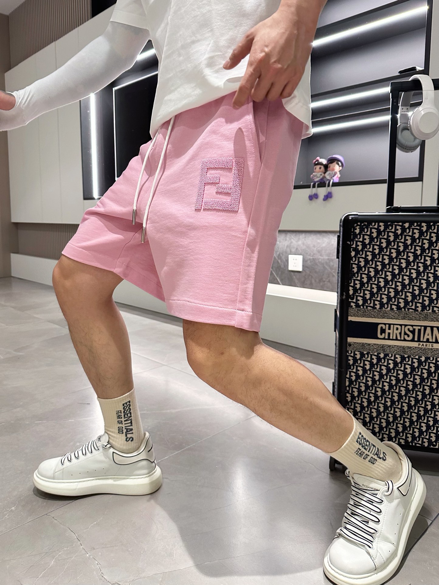 激安大特価最新作の フェンディ エフイズＮ級品 ショットパンツ 柔らかい カジュアルズボン 純綿 シンプル 高級品 ピンク_1