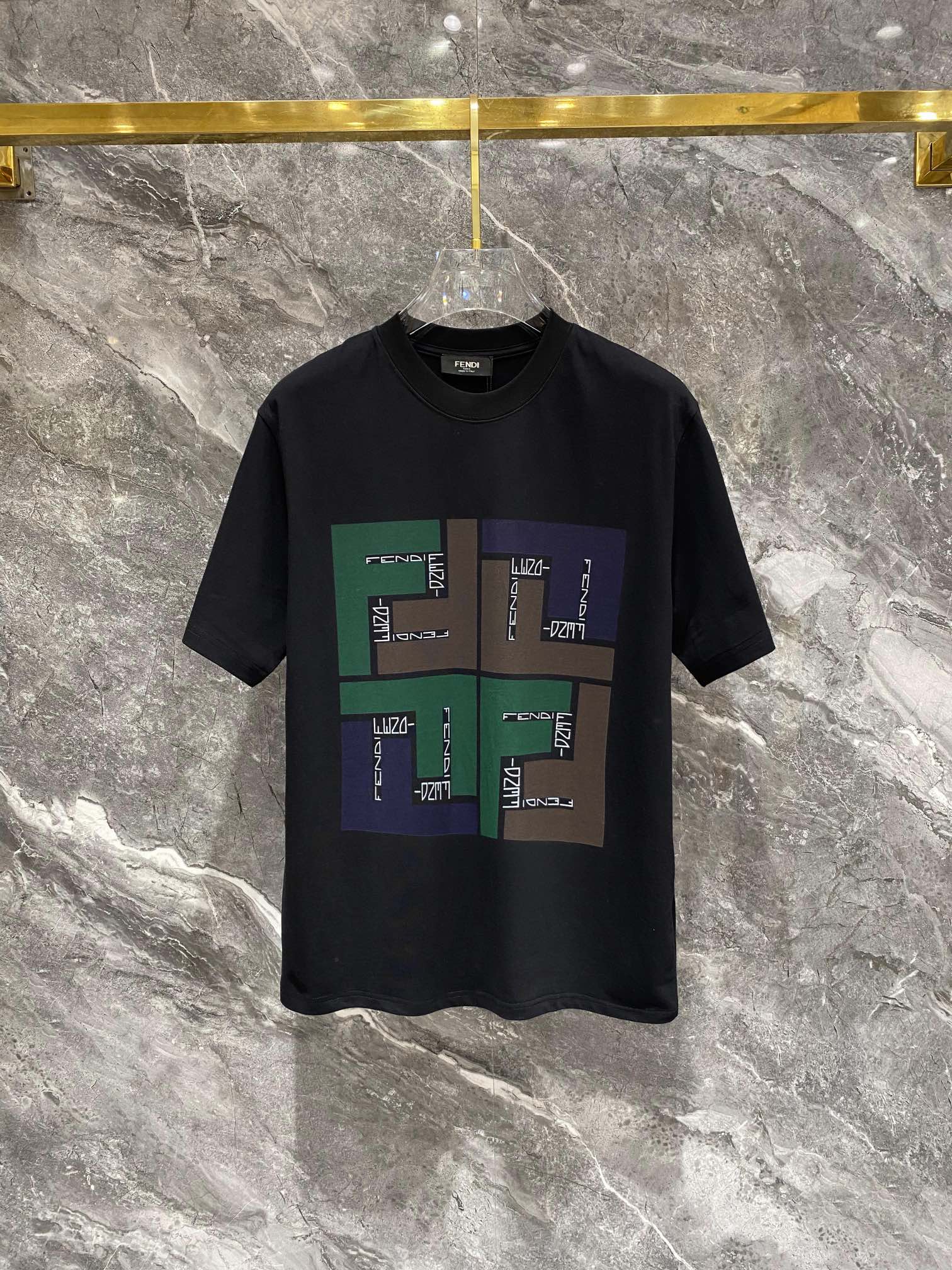 激安大特価最新作の fendi ティー シャツスーパーコピー トップス 純綿 プリント 短袖 ファッション ブラック_1