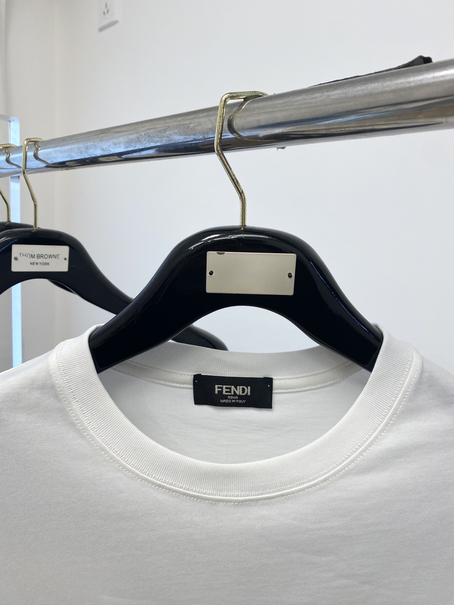 抜群な存在感  fendi t シャツ メンズＮ級品 トップス 純綿 半袖 柔らかい シンプル Tシャツ ロゴプリント ゆったり ホワイト_2