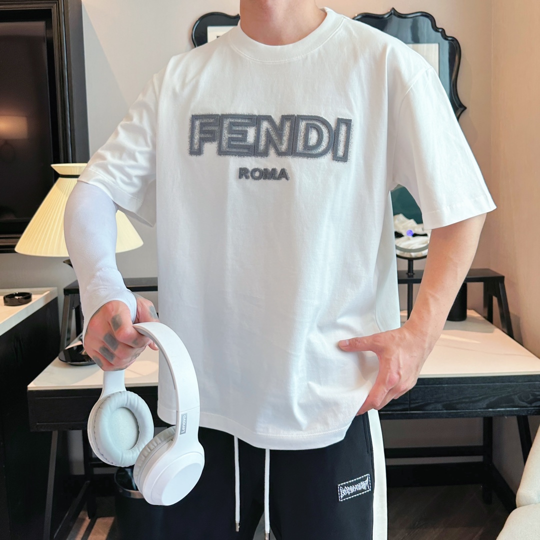 触り心地のいい fendi キッズ t シャツＮ級品 トップス 純綿 半袖 柔らかい 男女兼用 夏新品 シンプル ホワイト_1