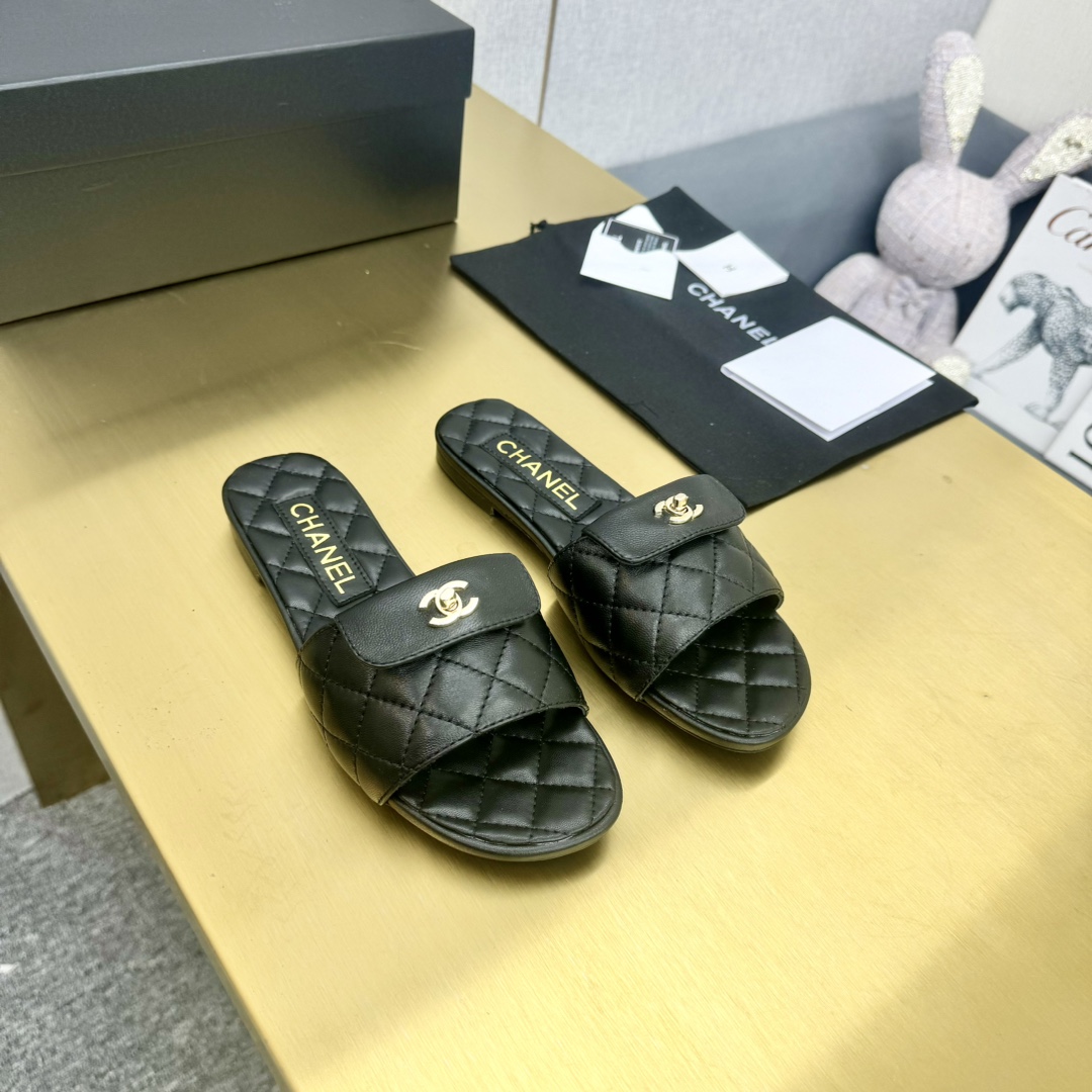 シャネル靴スニーカースーパーコピー スリッパ 夏品 女性のためのスリッパ サンダル 軽量 ビーチ 滑り止め ブラック_3