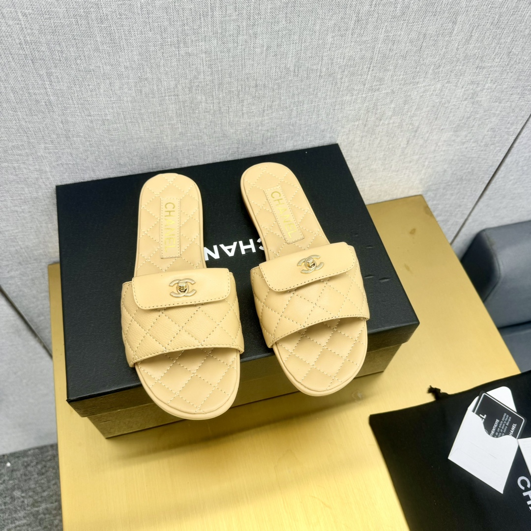 シャネル靴新作激安通販 スリッパ 夏品 女性のためのスリッパ サンダル 軽量 ビーチ 滑り止め イエロー_1