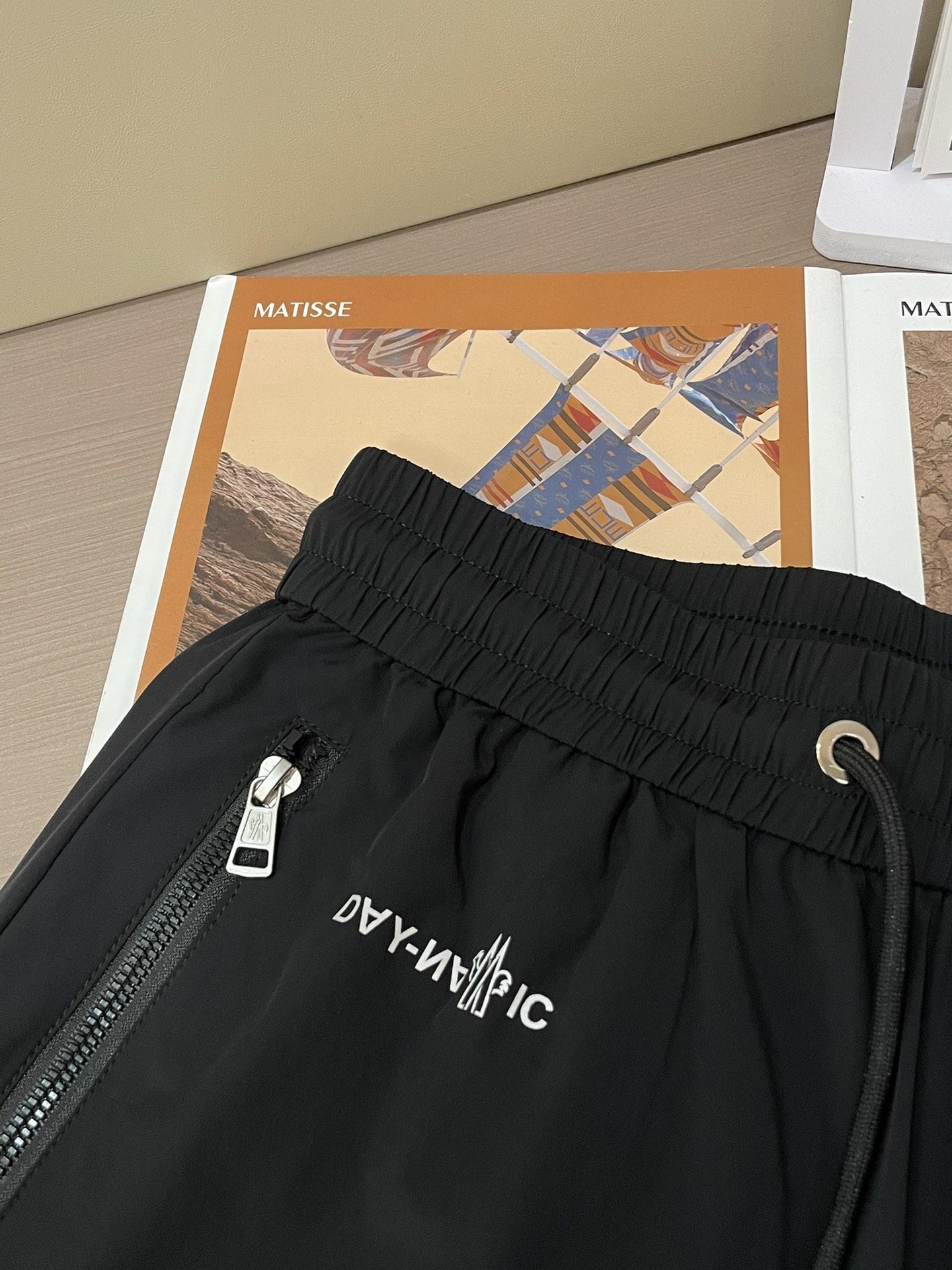 新作入荷格安 ショート丈 モンクレールＮ級品 純綿 カジュアルズボン 夏服 運動感 ランニング 2色可選_6