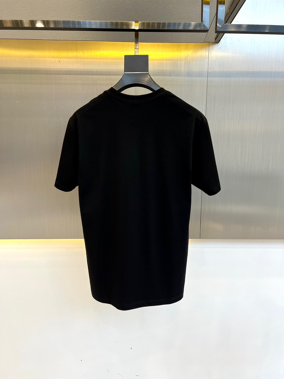 激安大特価最新作の モンクレールtシャツサイズスーパーコピー 純綿 トップス 春夏 メンズ シンプル 人気新作 ブラック_2