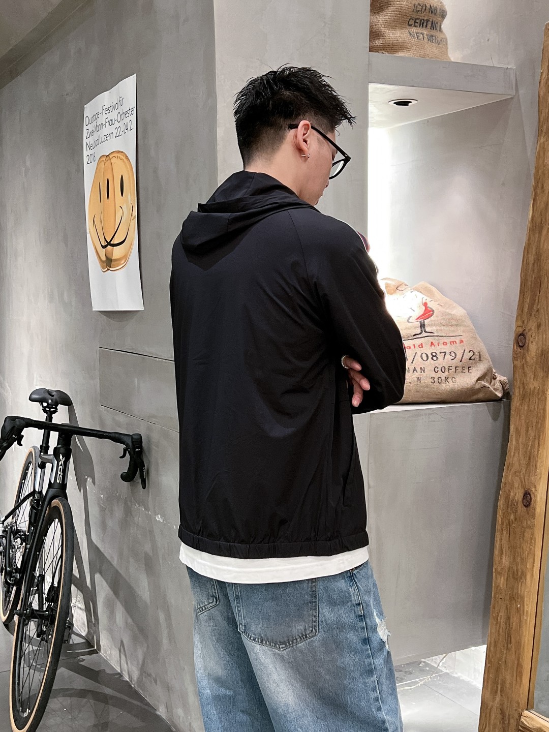 爽やか！モンクレールジャケットメンズ偽物 純綿 トップス 日焼け止め服 軽量 アウター 通気性いい 人気商品 ブラック_2