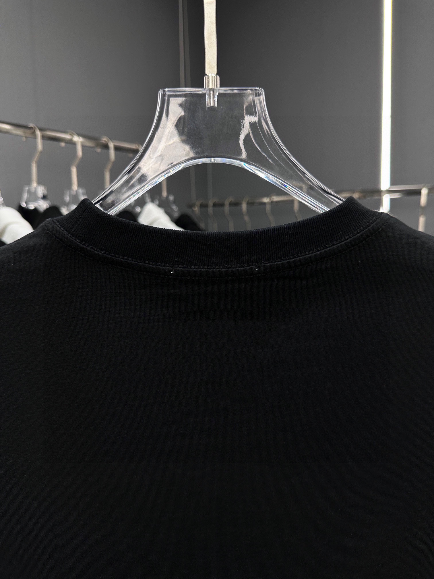 人気セールHOT ロエベ 知らないスーパーコピー 純綿 トップス ロゴプリント 柔らかい ファッション 半袖 Tシャツ ブラック_5