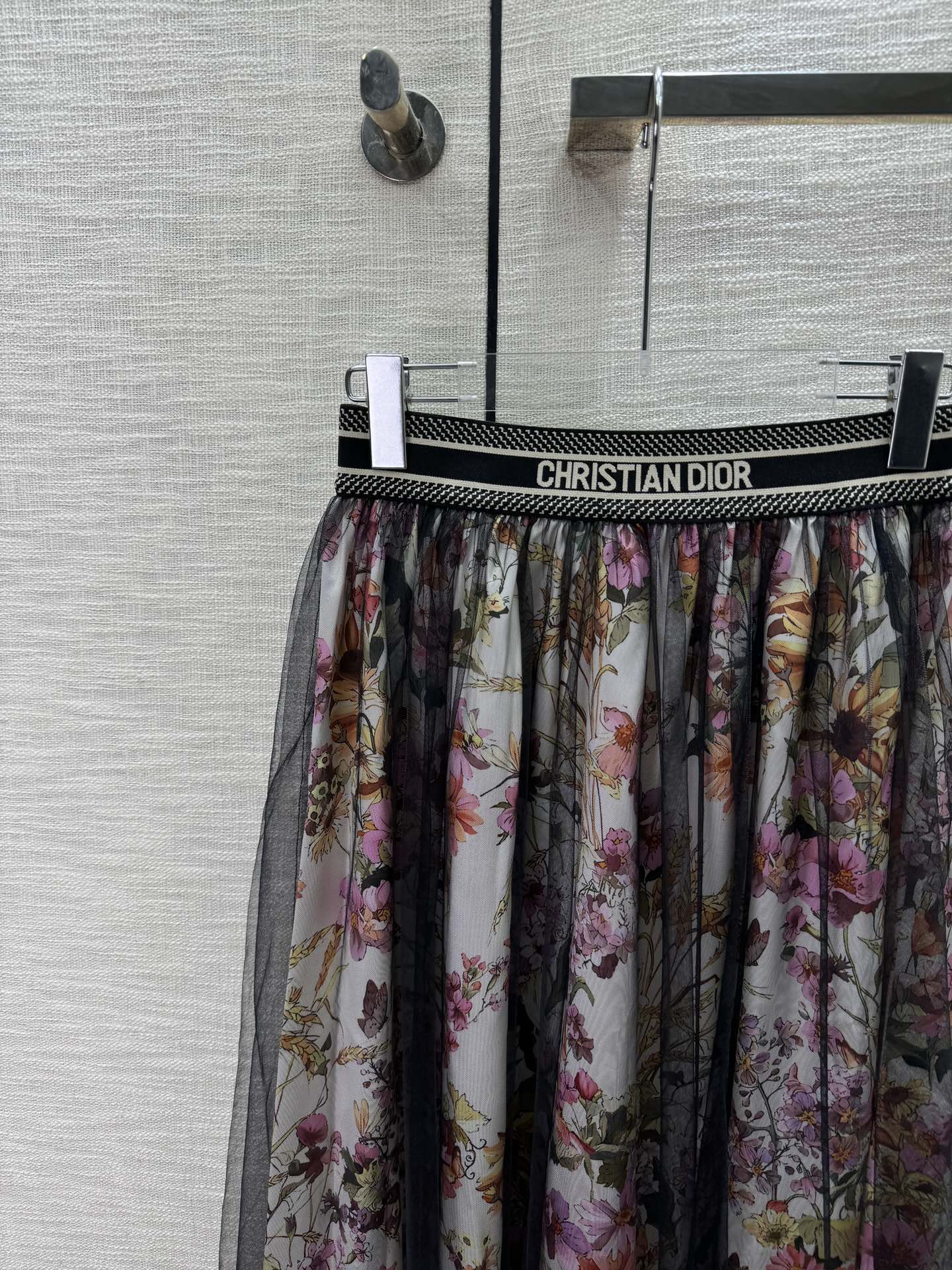 クリスチャンディオールワンピースメルカリスーパーコピー シンプル 人気 スカート カラフル 花柄 ロマンティック レッド_3