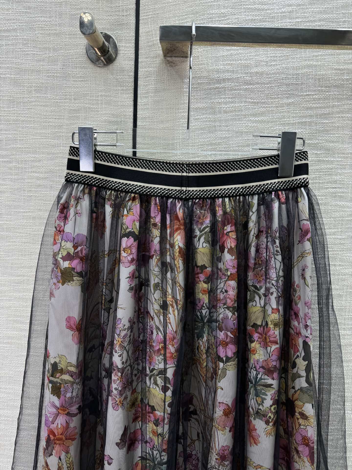 クリスチャンディオールワンピースメルカリスーパーコピー シンプル 人気 スカート カラフル 花柄 ロマンティック レッド_7