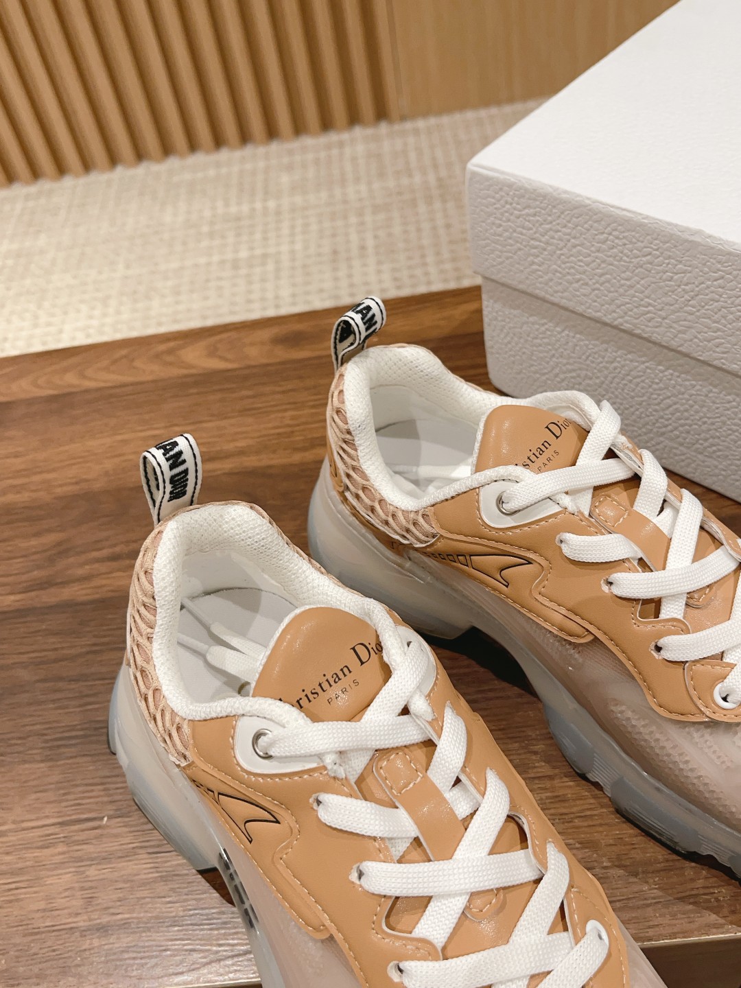 dior メンズ シューズ偽物 ランニング 運動 カジュアル 歩きやすい シンプル 大人気 ゴム底 軽量シューズ ブラウン_7