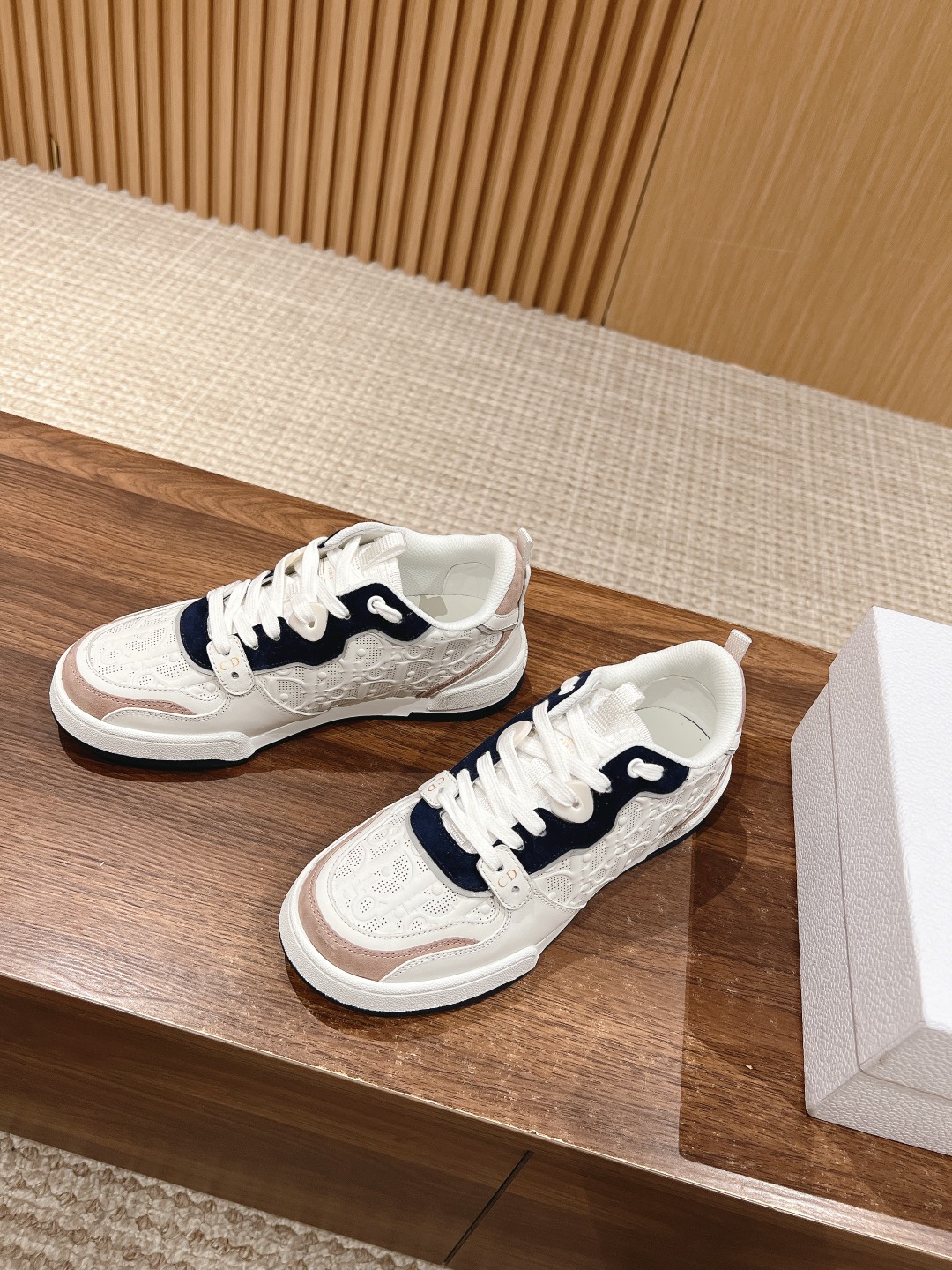 限定人気品★セール！ディオール ベビー シューズコピー ファッション ランニング 運動 カジュアル シューズ 歩きやすい ホワイト_2