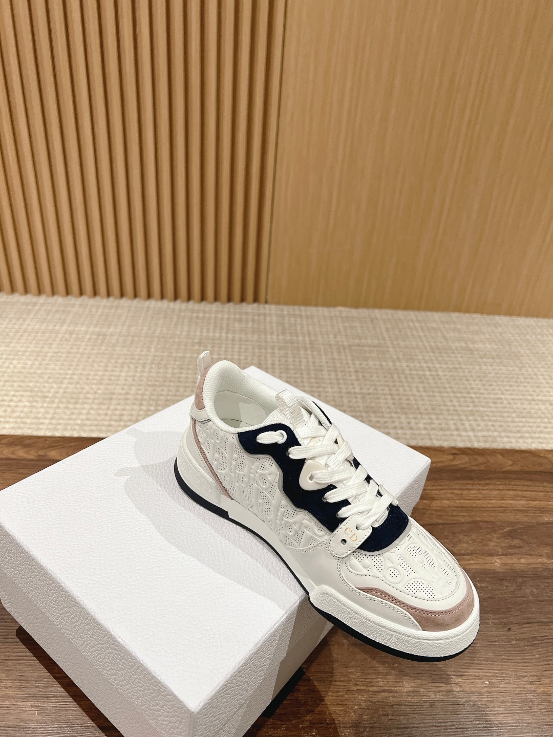 限定人気品★セール！ディオール ベビー シューズコピー ファッション ランニング 運動 カジュアル シューズ 歩きやすい ホワイト_3