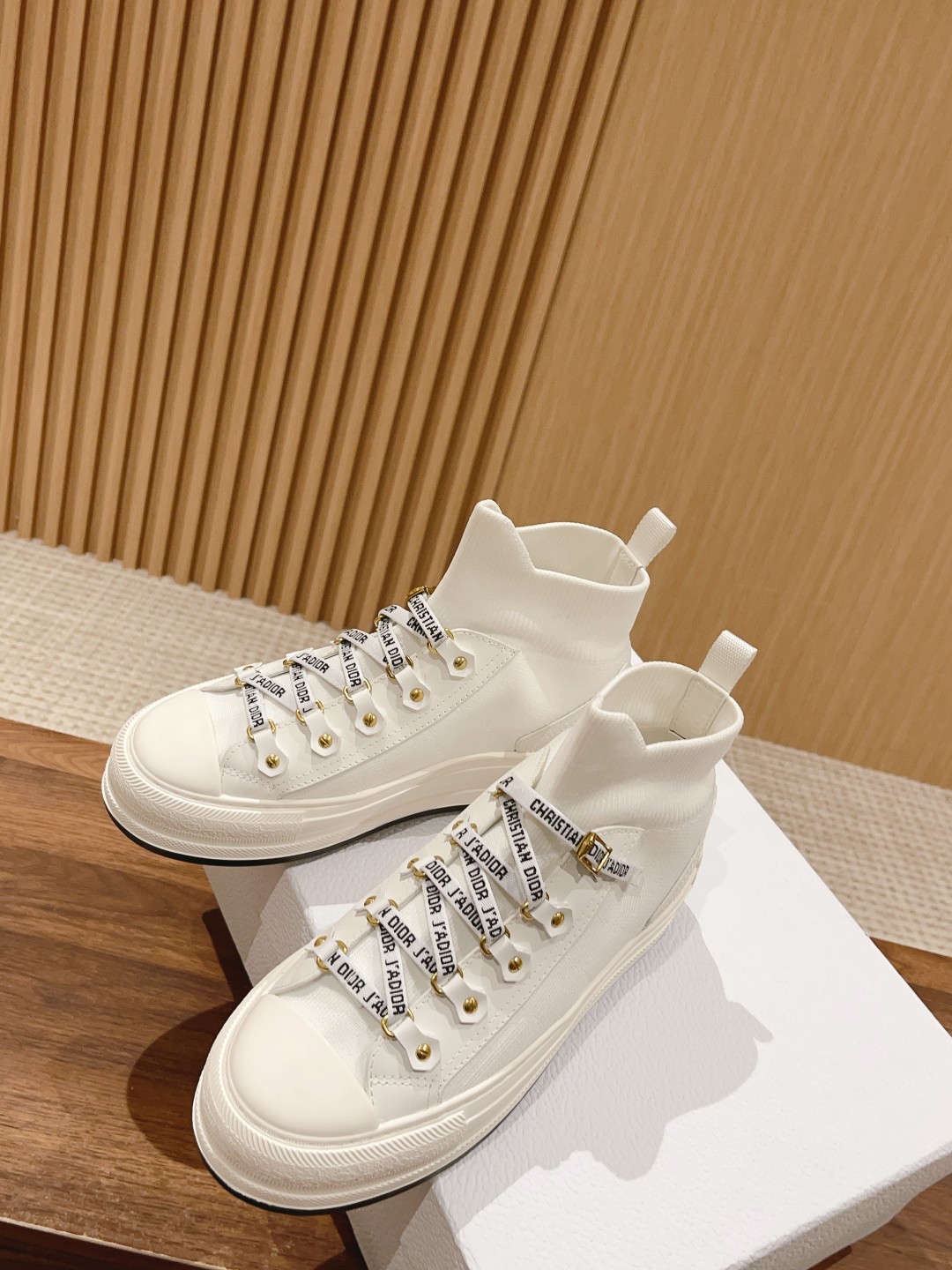 超レア激得 dior ルーム シューズスーパーコピー ファッション ランニング 運動 カジュアル シューズ 歩きやすい ハイカット ホワイト_4