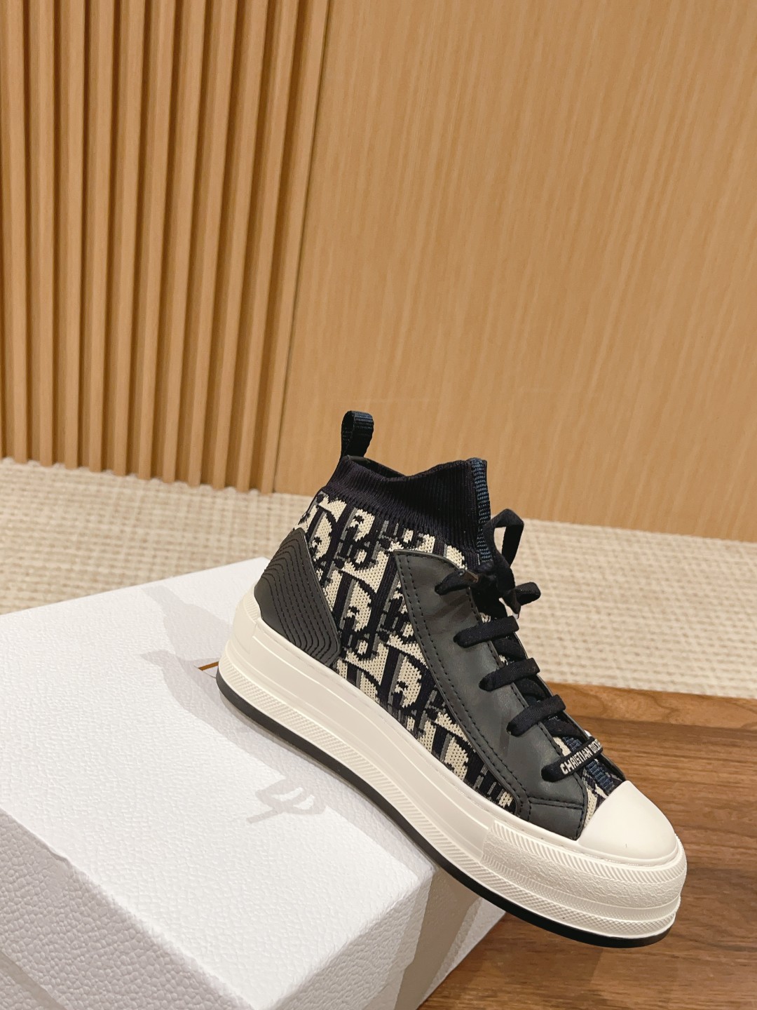 dior explorer ダービー シューズ激安通販 ファッション ランニング 運動 カジュアル シューズ 歩きやすい ハイカット ブラック_3